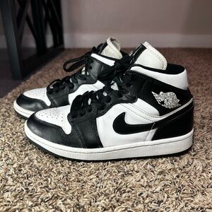Nike Air Jordan 1 Panda Women’s Size 7.5 Mid White Black DV0991-101 Shoes
